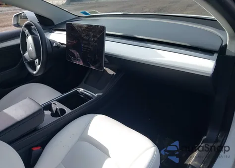 2022 Tesla Model 3 Long Range Dual Motor All-Wheel Drive z USA, uszkodzony, nr VIN 5YJ3E1EB4NF275667